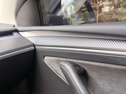 Used 2023 Tesla Model Y Performance image 19