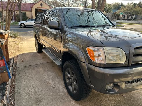 Used 2005 Toyota Tundra Limited image 11