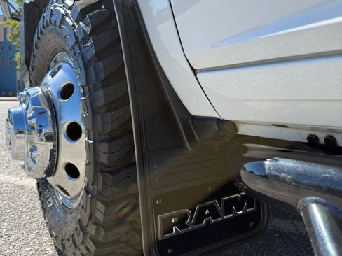 Used 2024 RAM 3500 Big Horn w/ Sport Appearance Package image 4