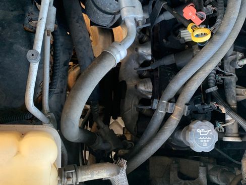 Used 2003 Chevrolet Tahoe LS image 2