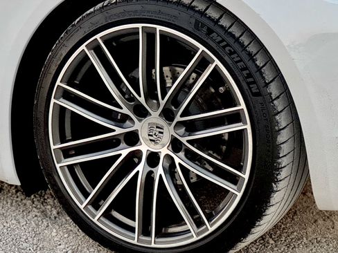 Used 2024 Porsche 718 Boxster RWD image 24