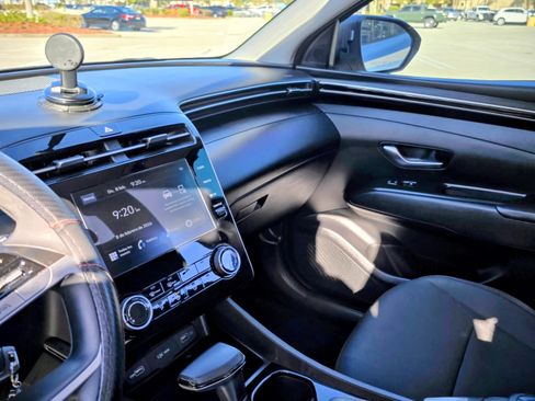 Used 2022 Hyundai Tucson SE image 5