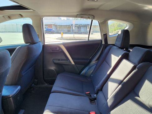 Used 2013 Toyota RAV4 XLE image 14