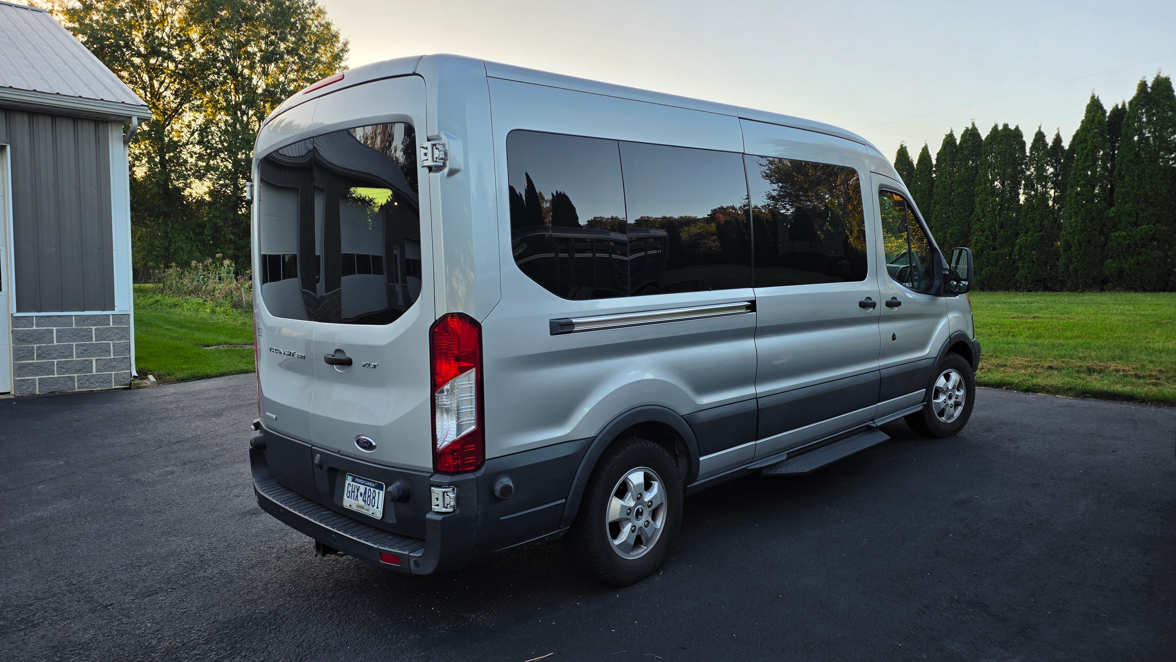 Used 2017 Ford Transit 350 XLT RWD image 1