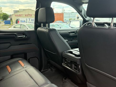 Used 2023 GMC Sierra 1500 AT4 w/ AT4 Preferred Package AWD/4WD image 11