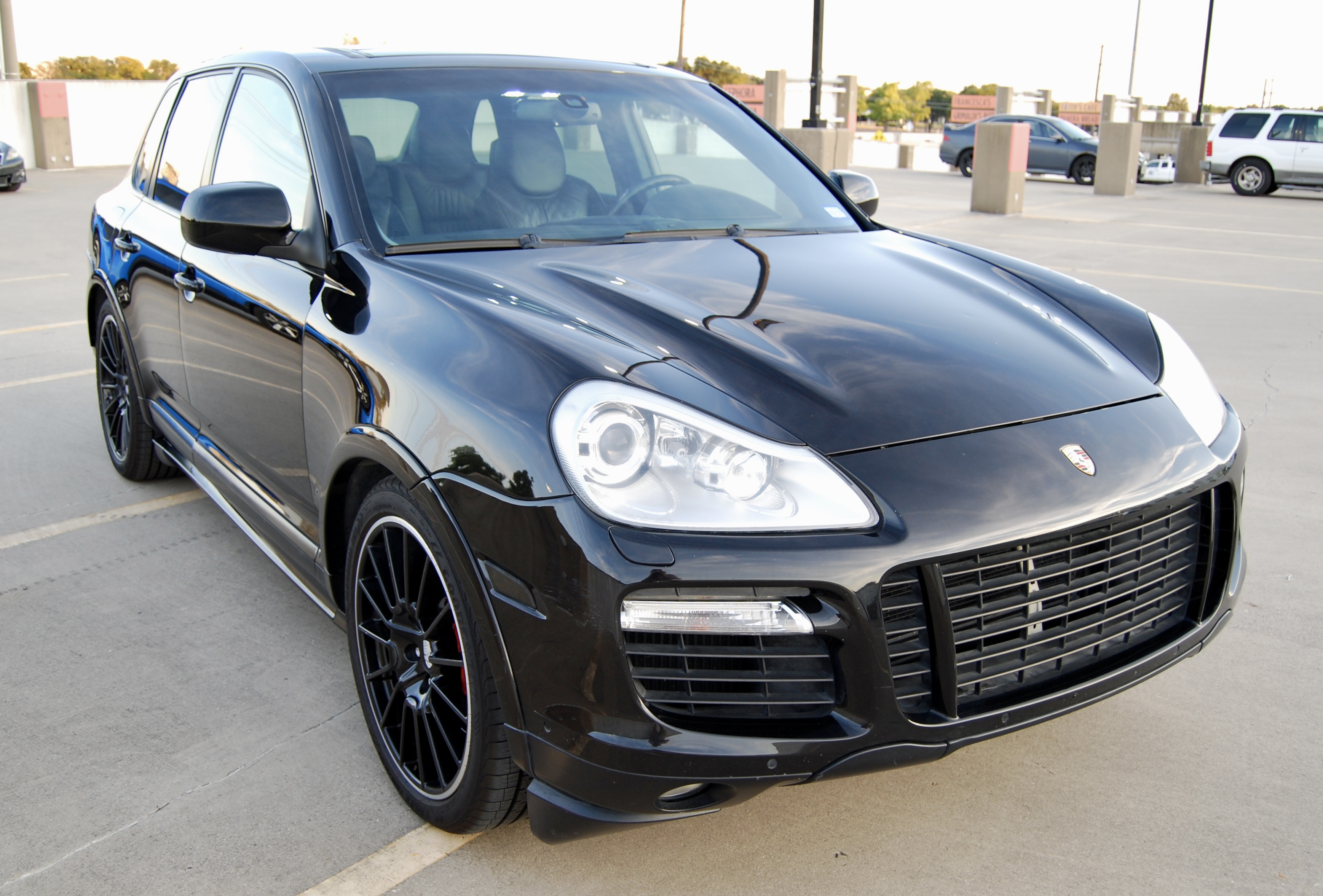 Used 2009 Porsche Cayenne Turbo S AWD/4WD image 5