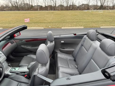 Used 2005 Toyota Solara SLE image 2