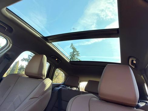 Used 2025 BMW X1 xDrive28i w/ Technology Package image 13