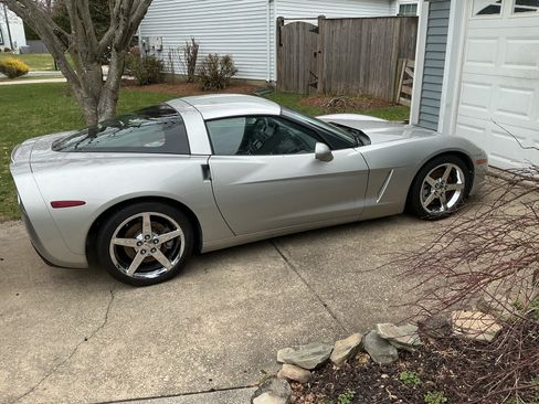 Used 2005 Chevrolet Corvette Coupe 2D w/ Preferred Equipment Group image 1