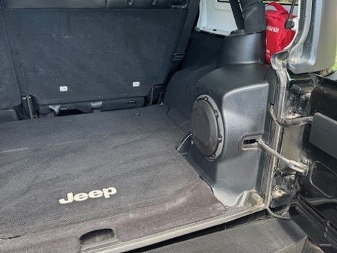 Used 2014 Jeep Wrangler Unlimited Rubicon w/ Connectivity Group image 23