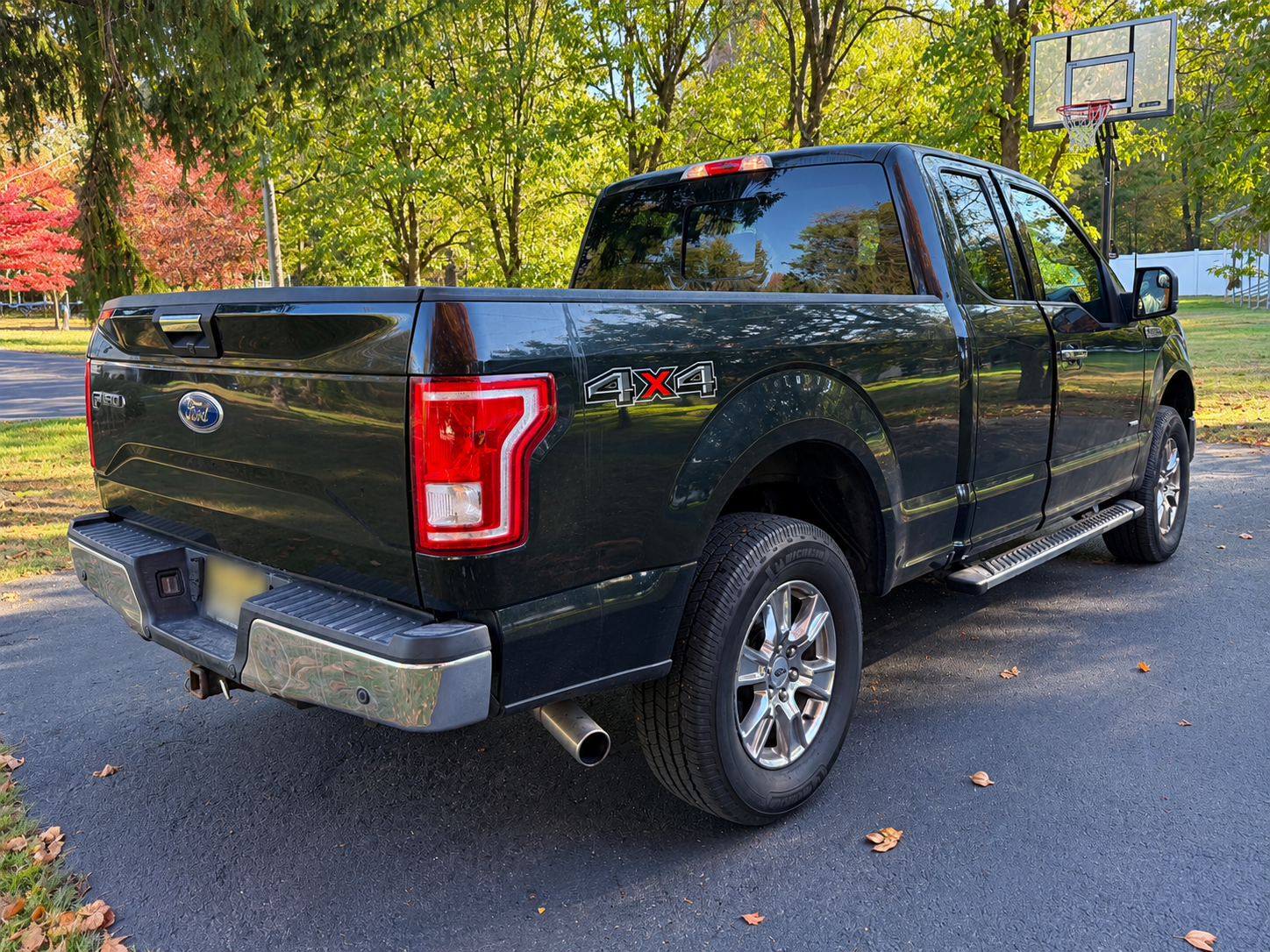 Used 2015 Ford F150 XLT w/ Equipment Group 302A Luxury AWD/4WD image 4