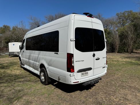 Used 2023 Mercedes-Benz Sprinter 3500 image 6