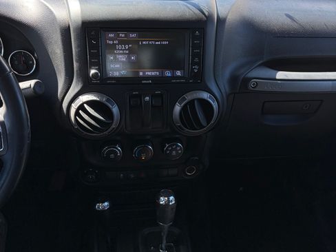 Used 2018 Jeep Wrangler Sport image 11