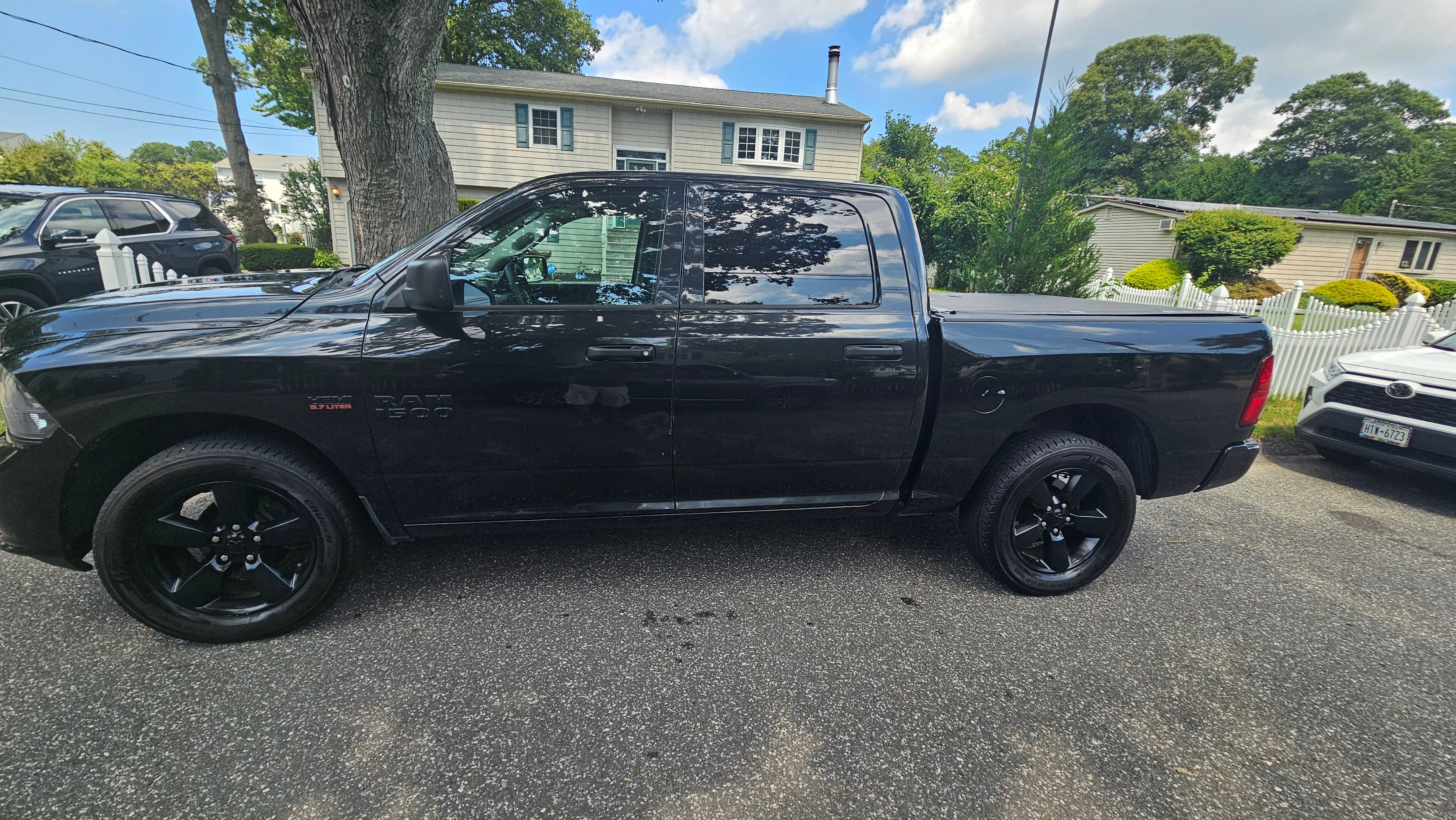 Used 2015 RAM 1500 Express AWD/4WD image 4