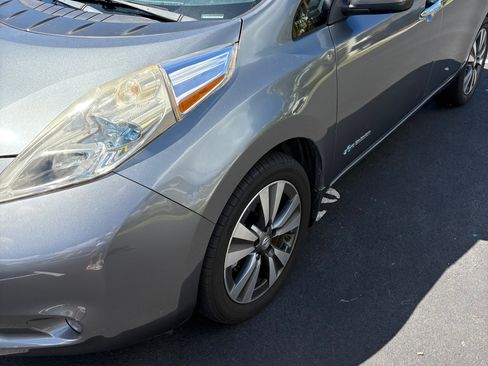 Used 2015 Nissan Leaf SV w/ LED & Quick Charge Package FWD image 11