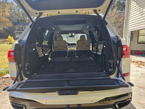 Used 2022 BMW X7 xDrive40i w/ M Sport Package image 6