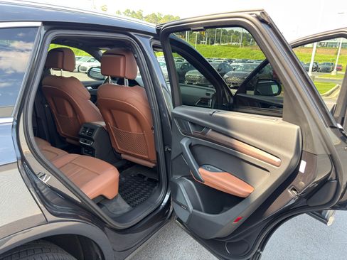 Used 2021 Audi Q5 Prestige w/ Prestige Package AWD/4WD image 26