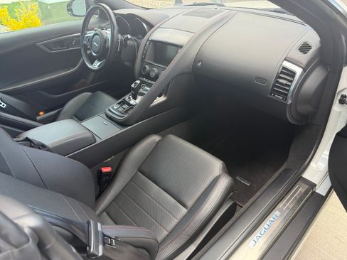 Used 2018 Jaguar F-TYPE R image 11