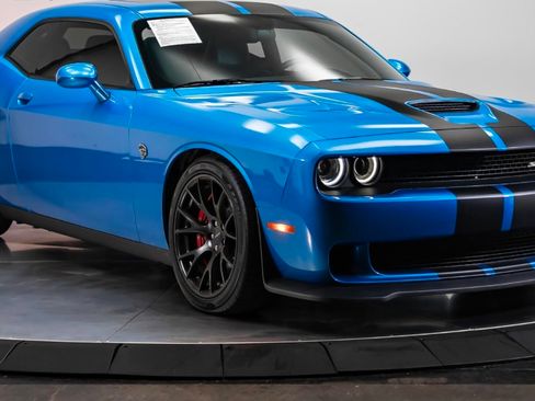Used 2016 Dodge Challenger SRT Hellcat image 4