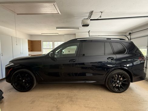Used 2025 BMW X7 M60i AWD/4WD image 1