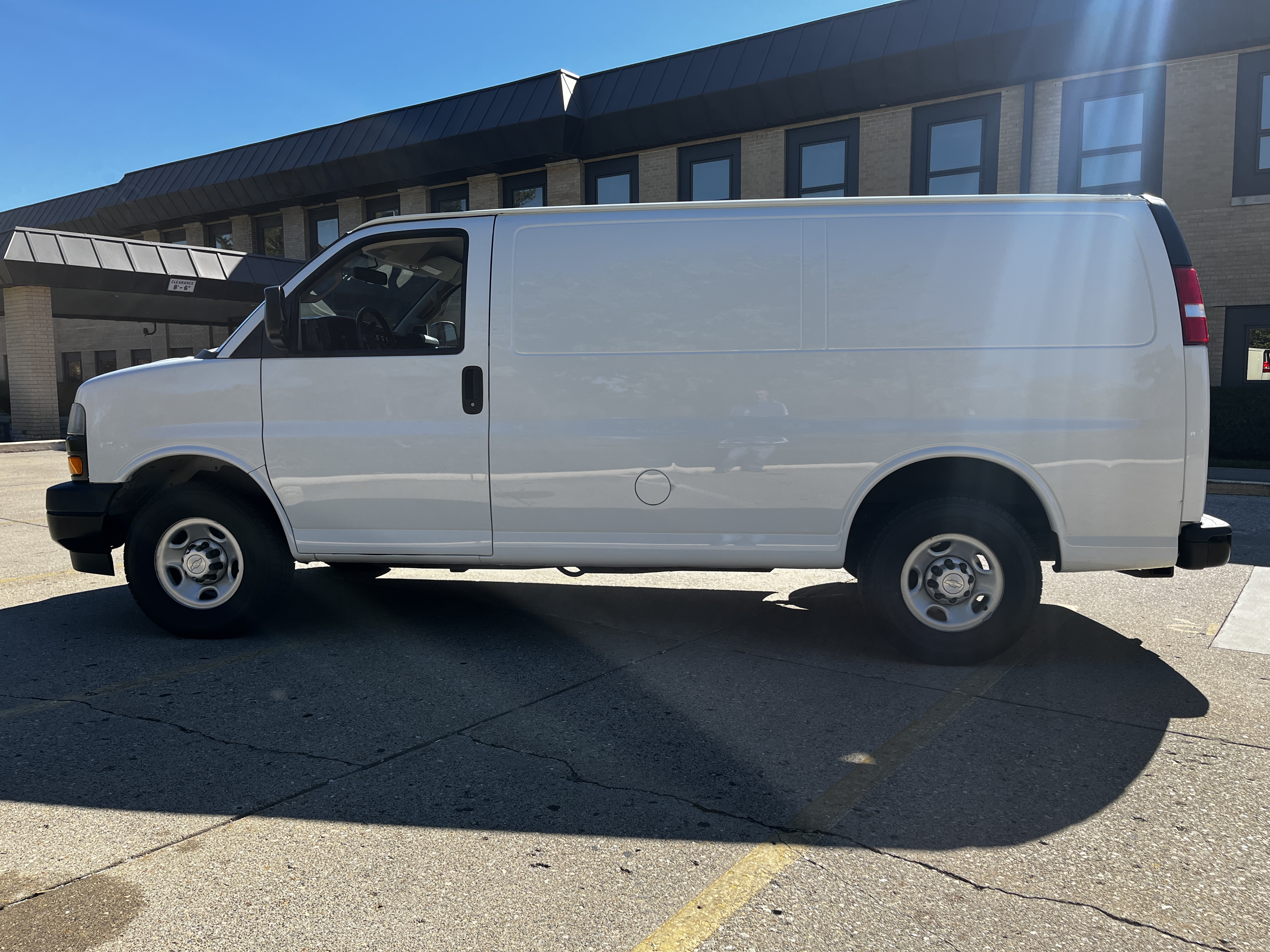 Used 2019 Chevrolet Express 2500 w/ Driver Convenience Package RWD image 10