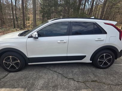 Used 2025 Kia Niro EX
