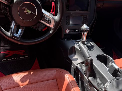 Used 2015 Ford Mustang Coupe RWD image 15