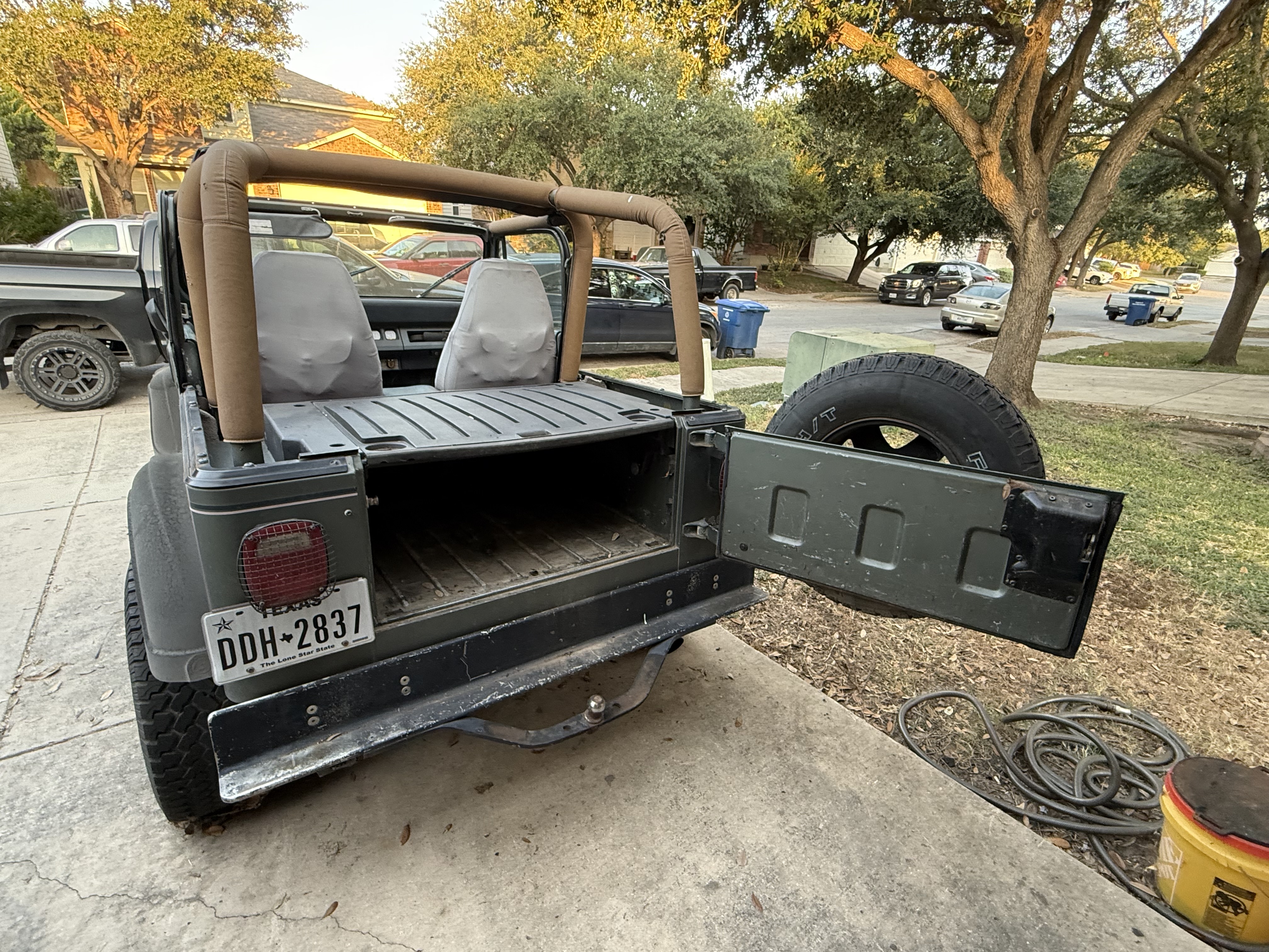 Used 1992 Jeep Wrangler Sahara AWD/4WD image 12