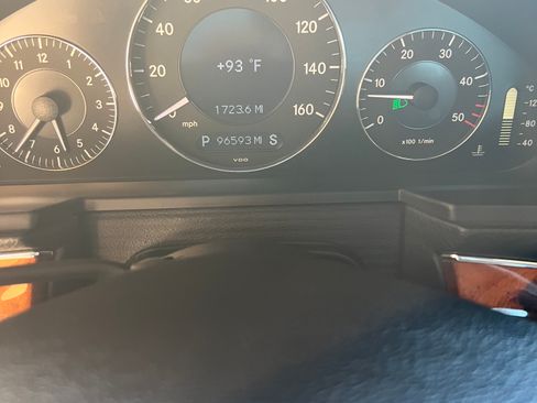 Used 2007 Mercedes-Benz E 320 BlueTEC Sedan image 10