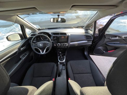 Used 2017 Honda Fit EX image 4