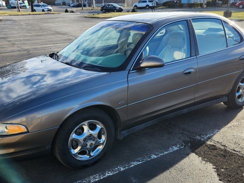 Used 1999 Oldsmobile Intrigue GL image 8