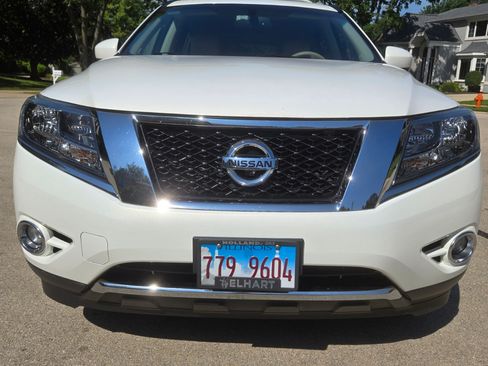 Used 2013 Nissan Pathfinder Platinum w/ Platinum Premium Pkg AWD/4WD image 4