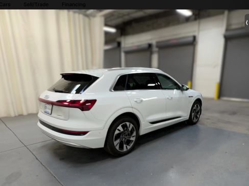 Used 2022 Audi e-tron Premium image 6