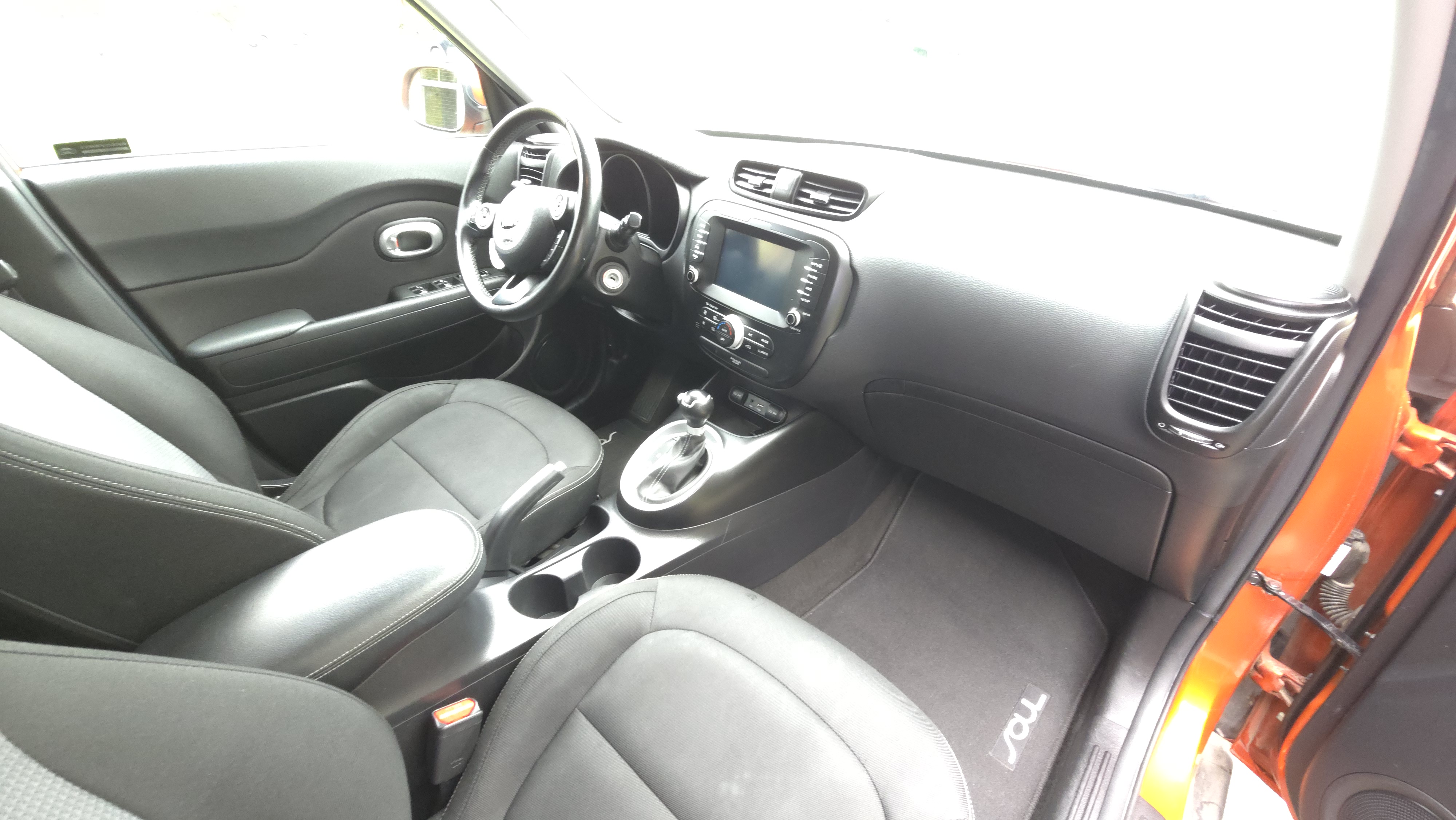 Used 2018 Kia Soul + FWD image 13