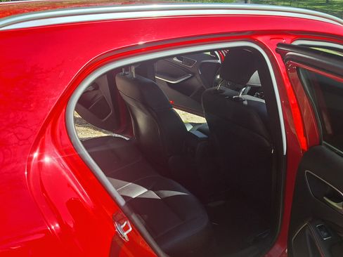 Used 2015 Mercedes-Benz GLA 250 image 9