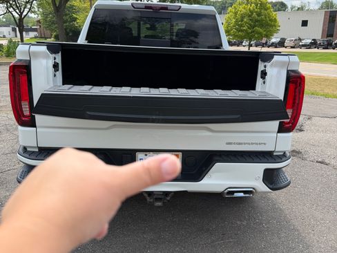 Used 2020 GMC Sierra 1500 Denali w/ Denali Ultimate Package AWD/4WD image 10