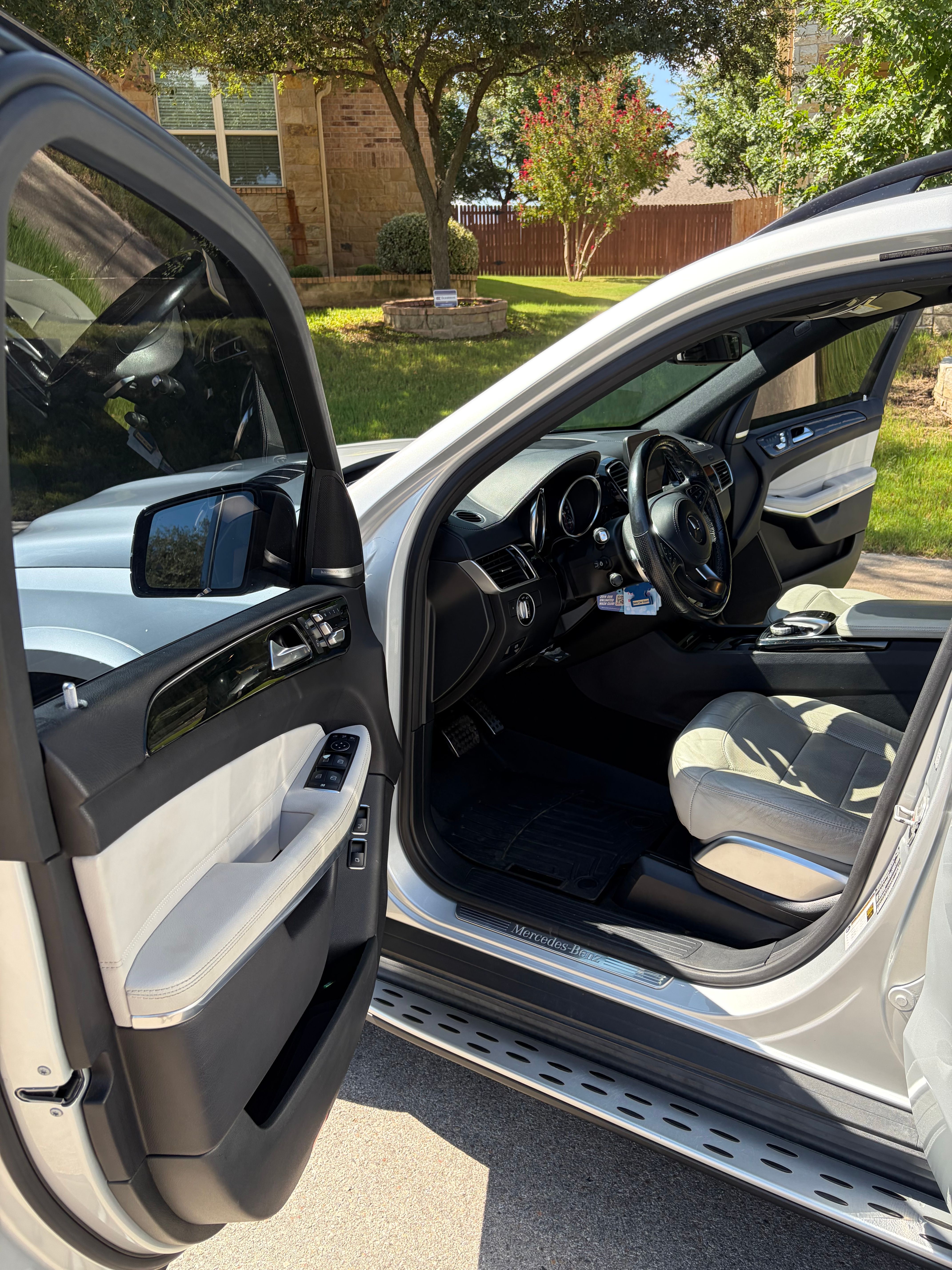 Used 2017 Mercedes-Benz GLS 550 4MATIC image 19
