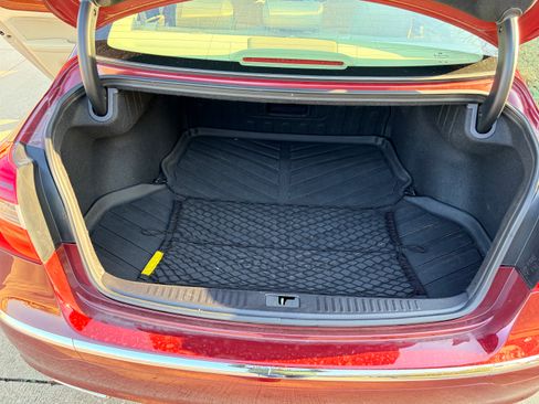 Used 2013 Hyundai Genesis 3.8 image 4