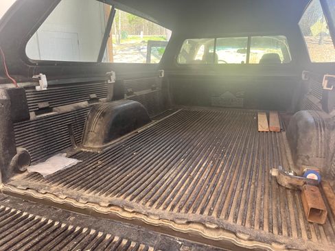 Used 2003 GMC Sierra 3500 SLT w/ SLT Preferred Equipment Group image 9