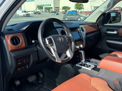 Used 2018 Toyota Tundra SR5 w/ TRD Off Road Package AWD/4WD image 11