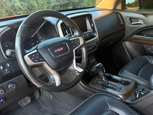 Used 2019 GMC Canyon Denali AWD/4WD image 9