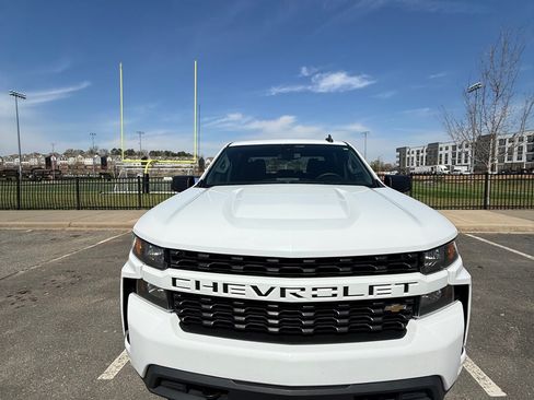 Used 2022 Chevrolet Silverado 1500 Custom w/ Safety Confidence Package image 6
