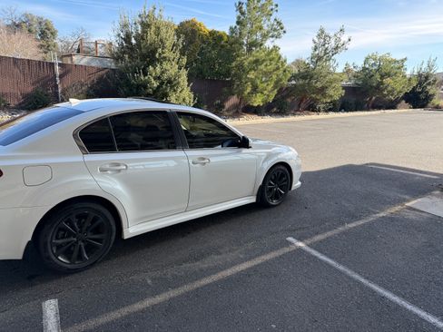 Used 2014 Subaru Legacy 3.6R Limited image 2