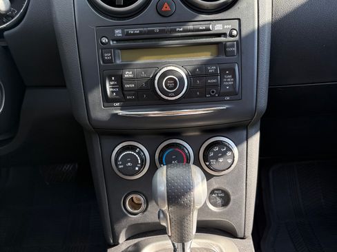 Used 2015 Nissan Rogue S FWD image 12