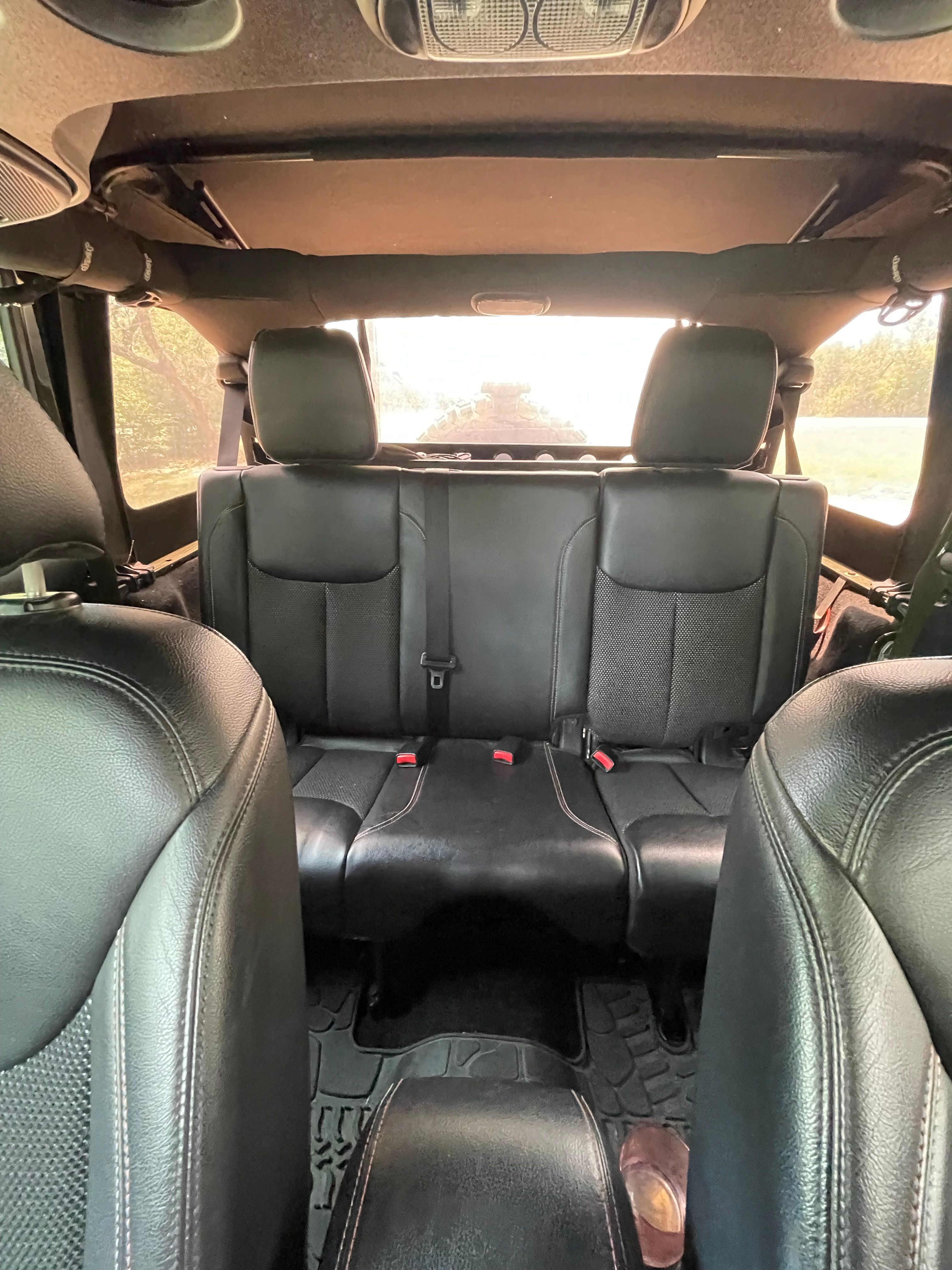 Used 2016 Jeep Wrangler Unlimited Sahara AWD/4WD image 12