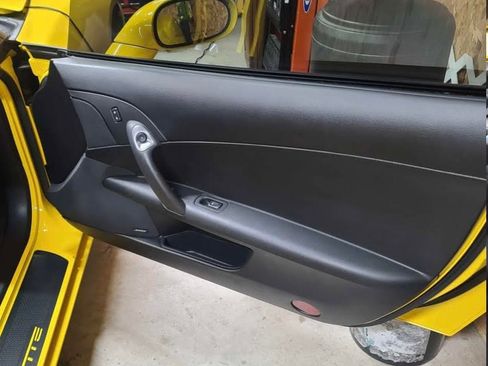 Used 2006 Chevrolet Corvette Coupe w/ Preferred Equipment Group image 16