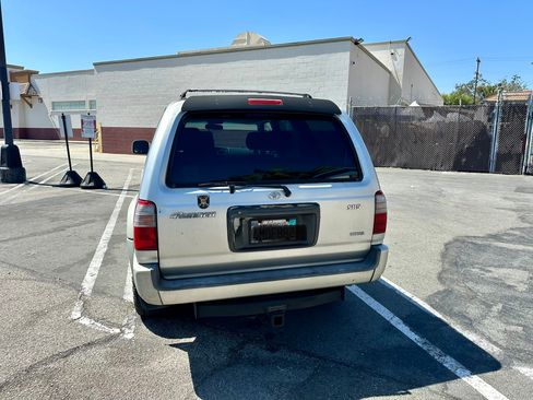 Used 2000 Toyota 4Runner SR5 RWD image 8