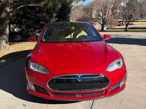 Used 2015 Tesla Model S 85D image 6