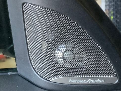 Used 2016 BMW M235i Coupe image 8