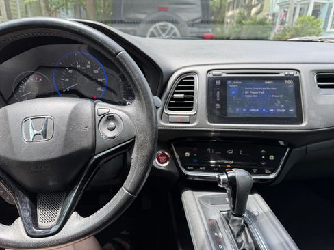 Used 2017 Honda HR-V EX-L image 11